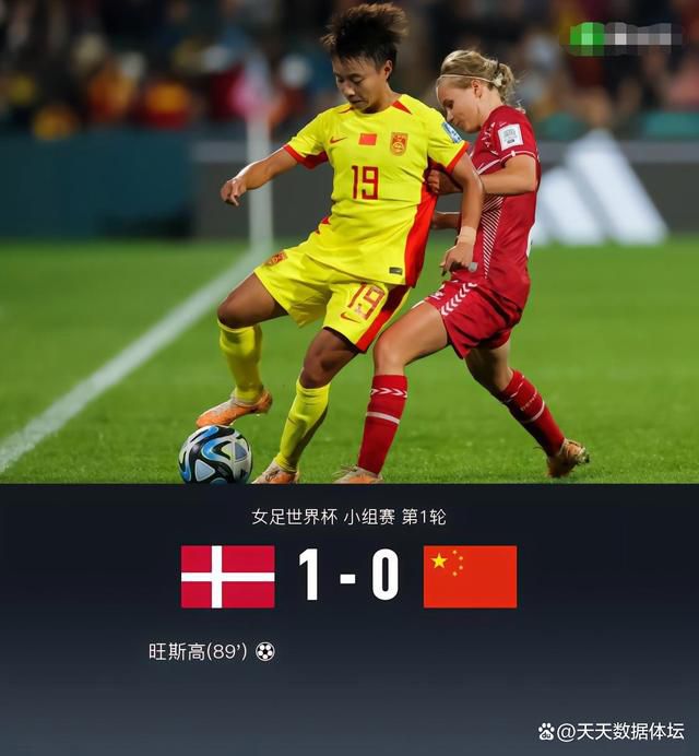 脱岳裙子从后面挺进去小说