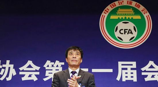 亚洲精品久久区二区三区蜜桃臀